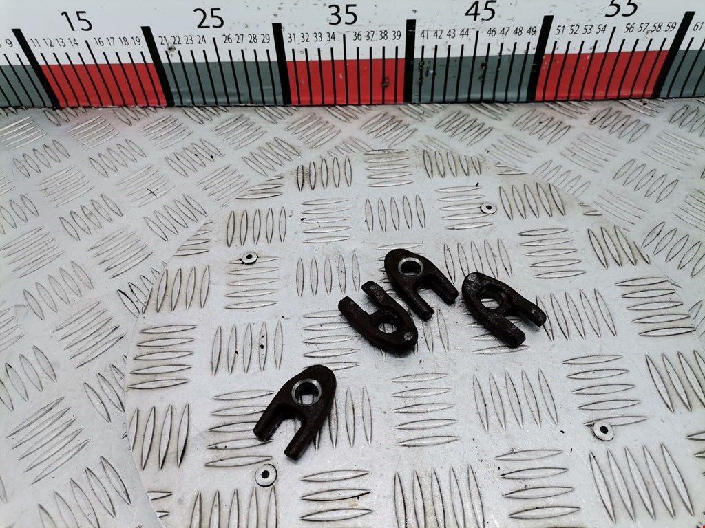 Кронштейн форсунки RENAULT Scenic II 2003-2010