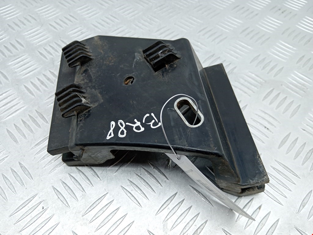 Кронштейн заднего бампера левый правый AUDI A8 D2 1994-2002