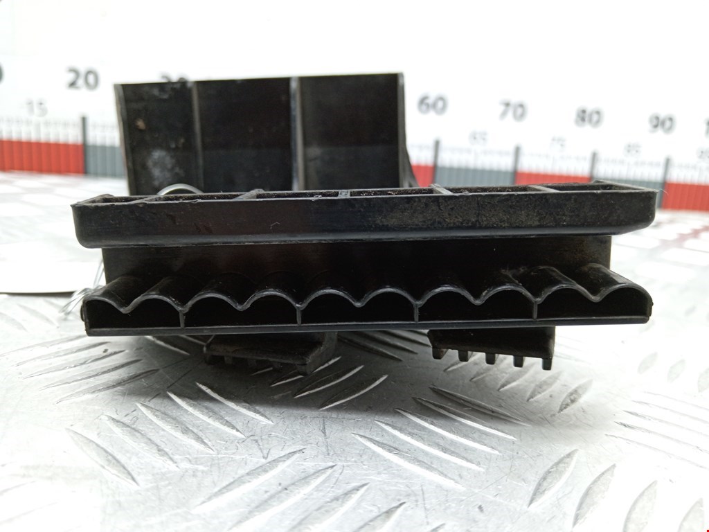 Кронштейн заднего бампера левый правый AUDI A8 D2 1994-2002