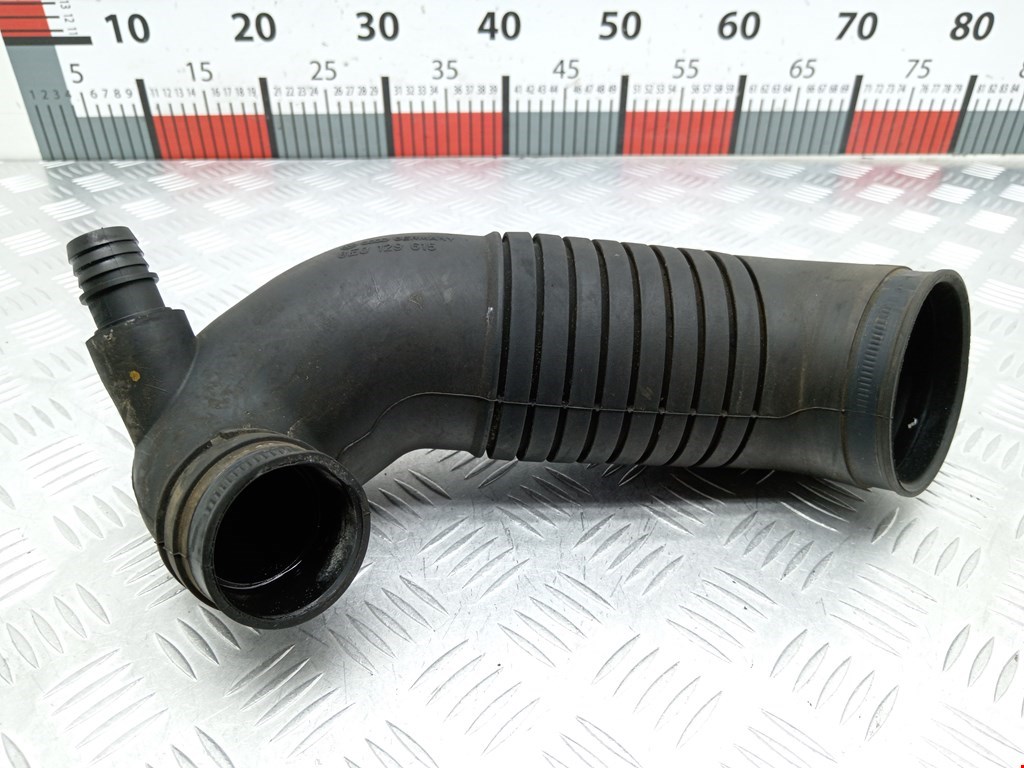 Патрубок интеркулера AUDI A4 B6 2001-2005