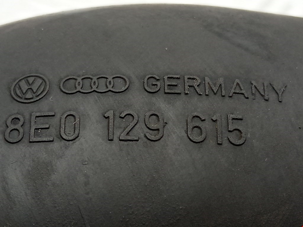 Патрубок интеркулера AUDI A4 B6 2001-2005