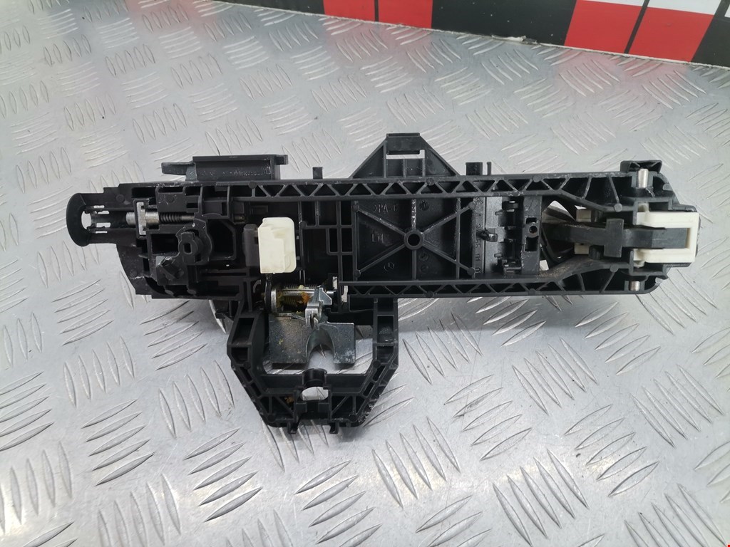 Ручка двери задней наружная левая MERCEDES-BENZ C-Class C-klasse W204 2007-2015