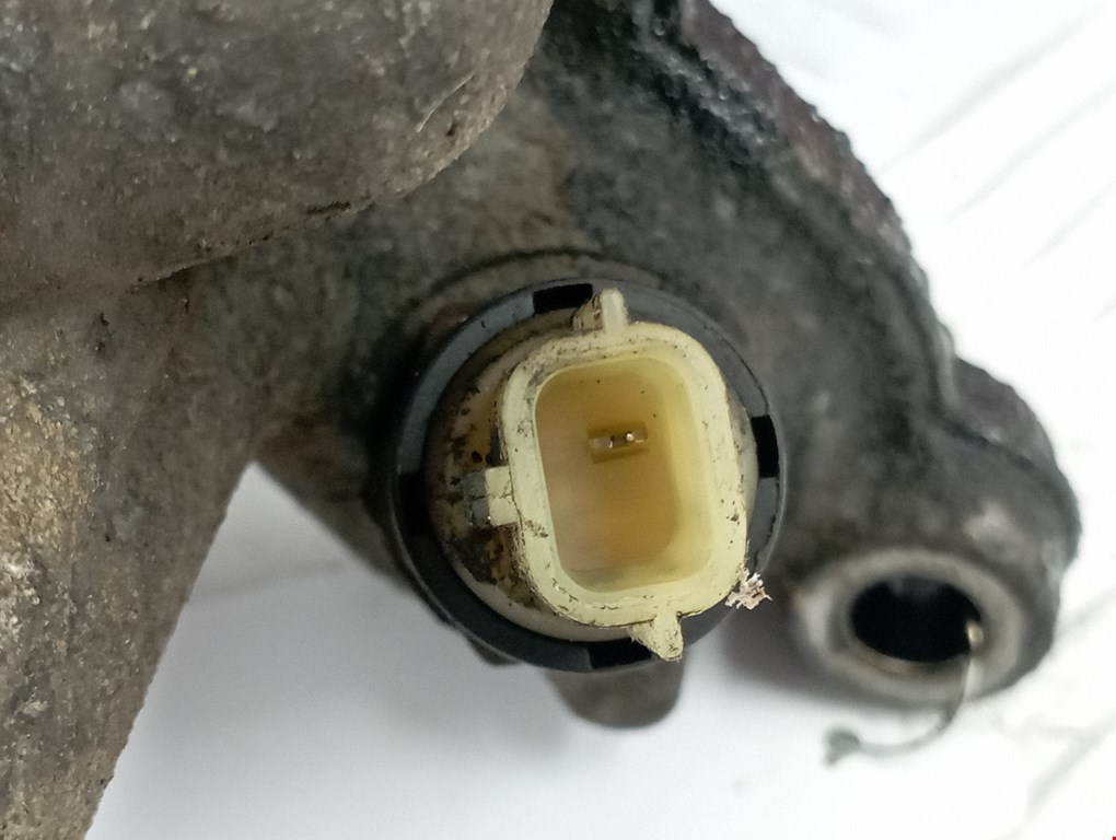 Корпус масляного фильтра OPEL Vivaro A 2001-2014