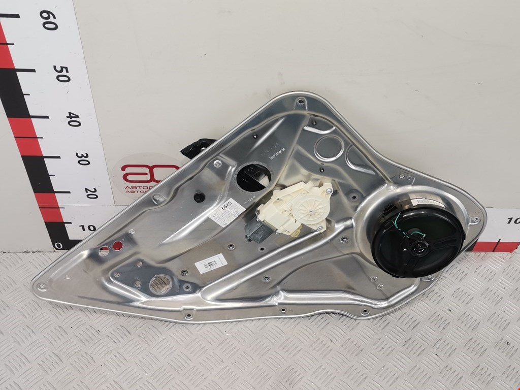 Стеклоподъемник задний левый MERCEDES-BENZ C-Class C-klasse W204 2007-2015