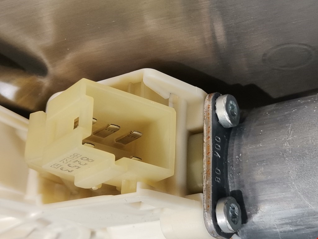 Стеклоподъемник задний левый MERCEDES-BENZ C-Class C-klasse W204 2007-2015