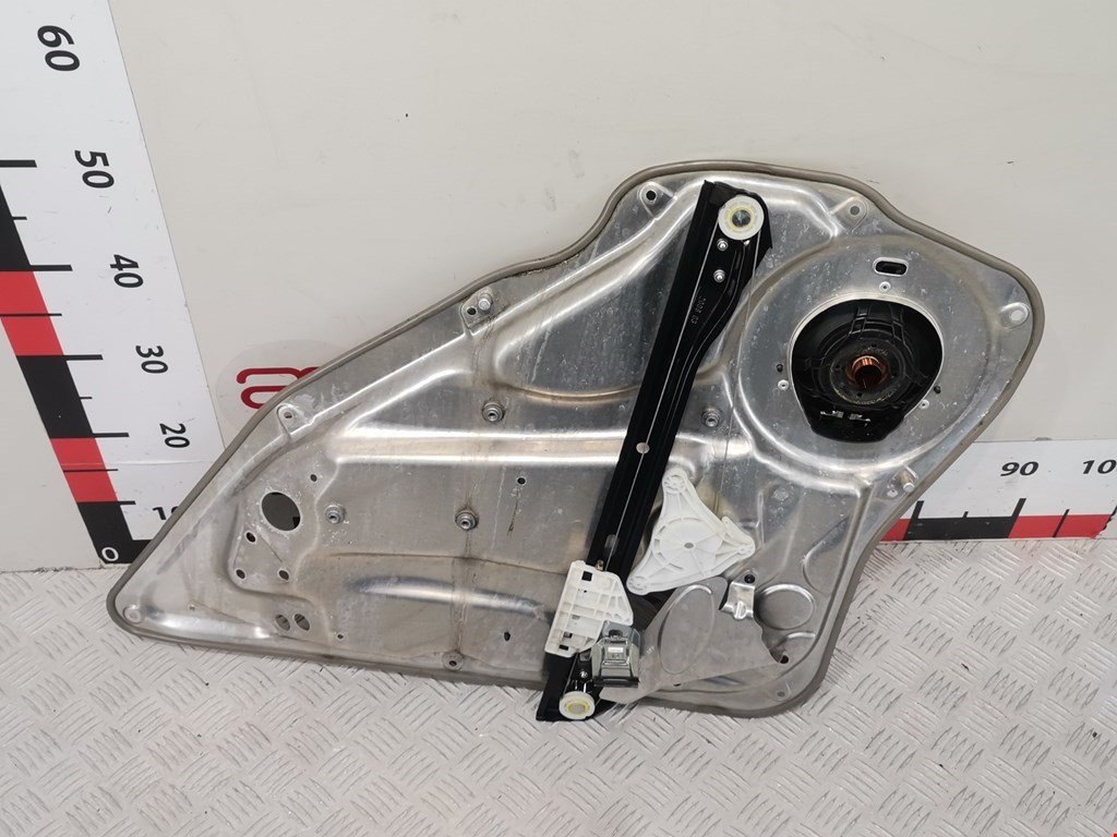 Стеклоподъемник задний левый MERCEDES-BENZ C-Class C-klasse W204 2007-2015