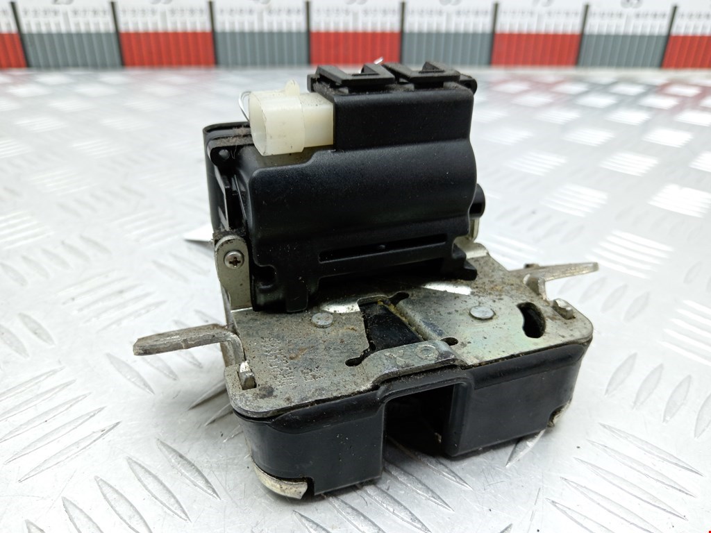 Замок багажника (крышки двери) SMART Forfour W454 2004-2006