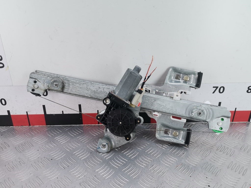 Стеклоподъемник задний левый CHRYSLER 300 C 2004-2010
