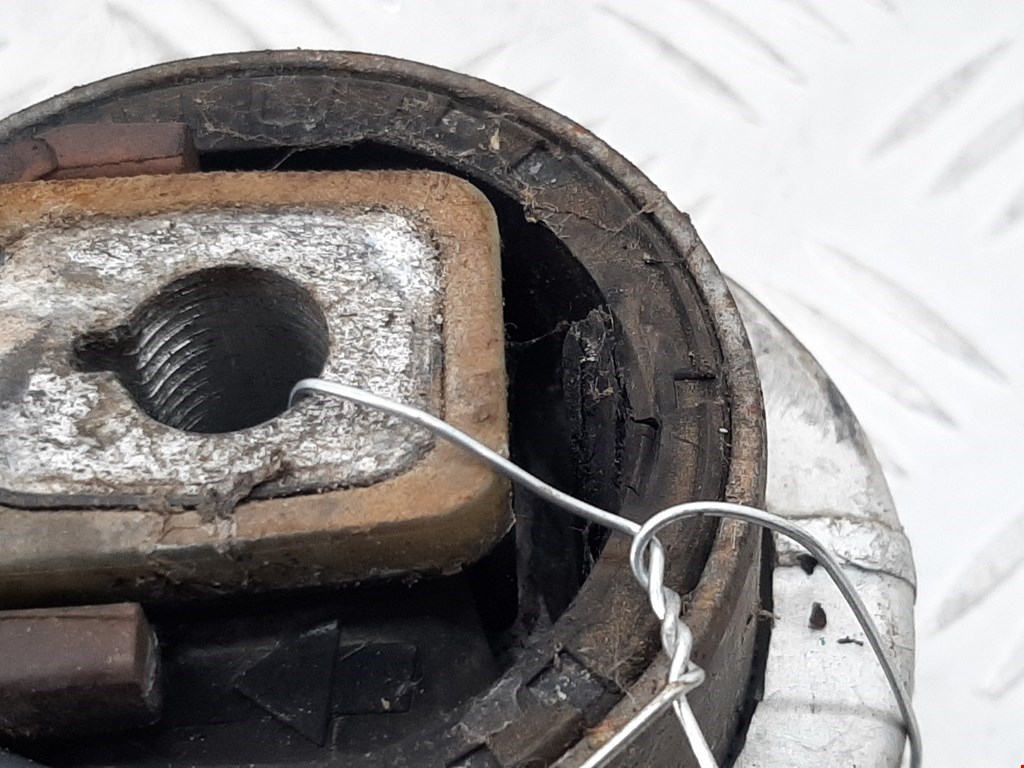 Рычаг передний левый SKODA Superb 2002-2008