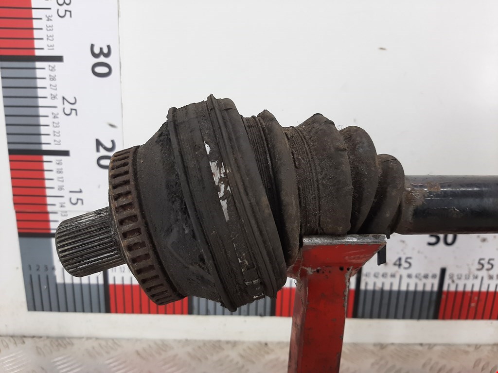 Полуось (привод, приводной вал) передняя правая SKODA Superb 2002-2008