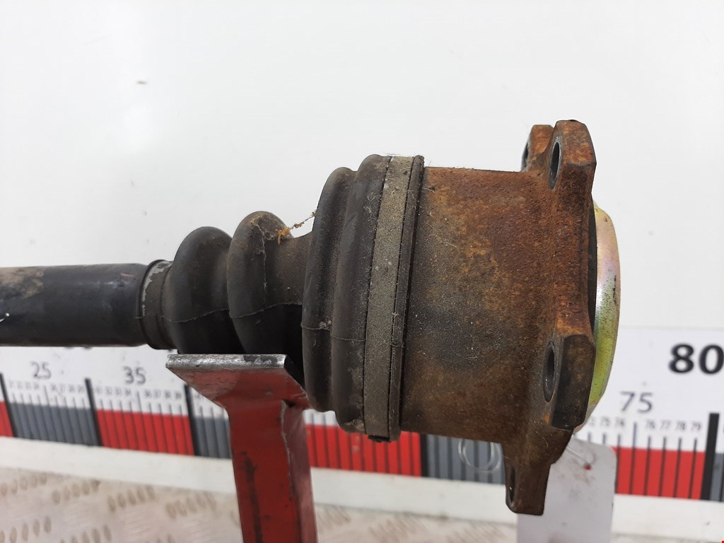 Полуось (привод, приводной вал) передняя правая SKODA Superb 2002-2008