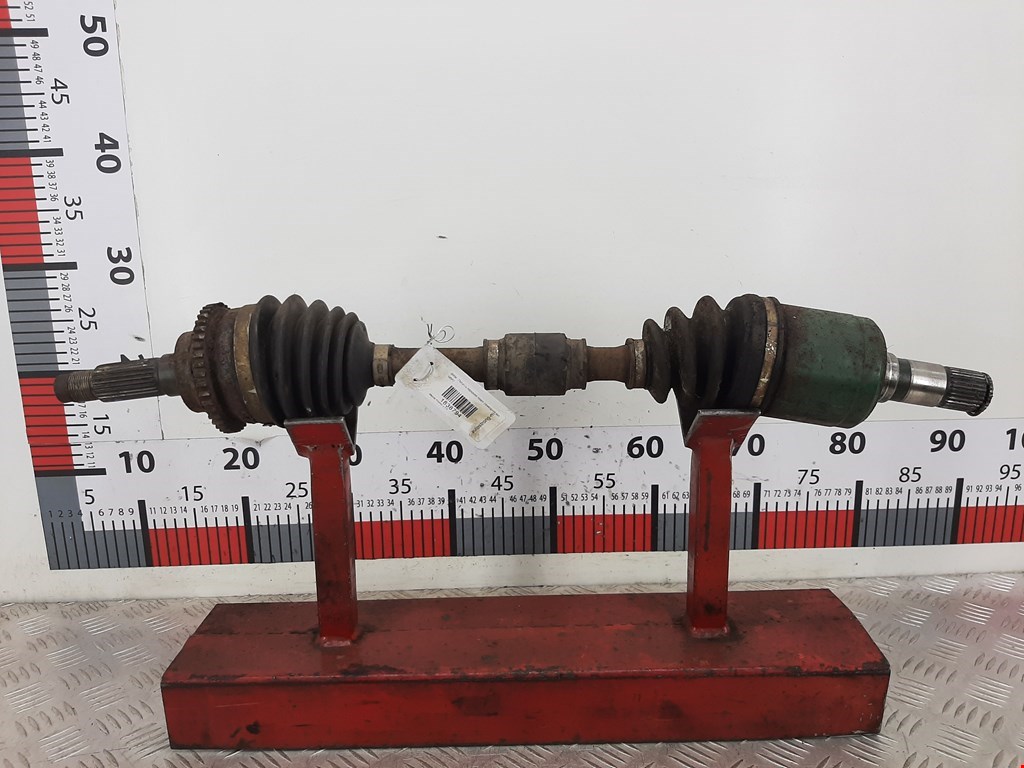 Полуось (привод, приводной вал) передняя левая MAZDA Premacy CP 1999-2004