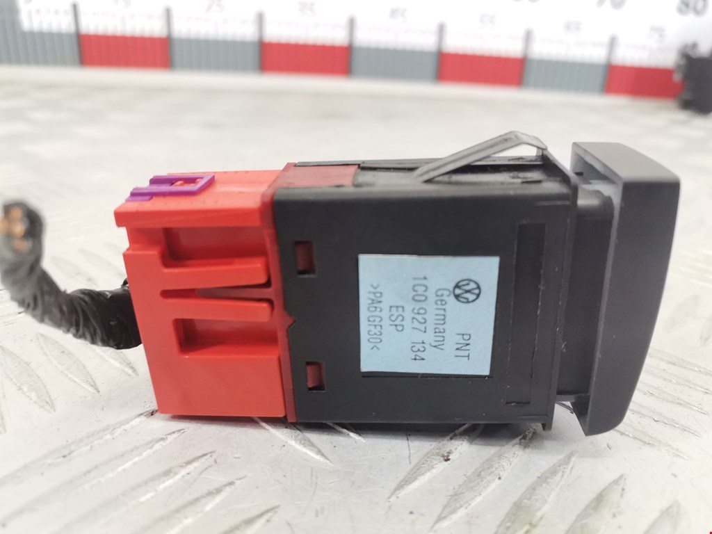 Кнопка антипробуксовочной системы VOLKSWAGEN Beetle A4 1998-2010