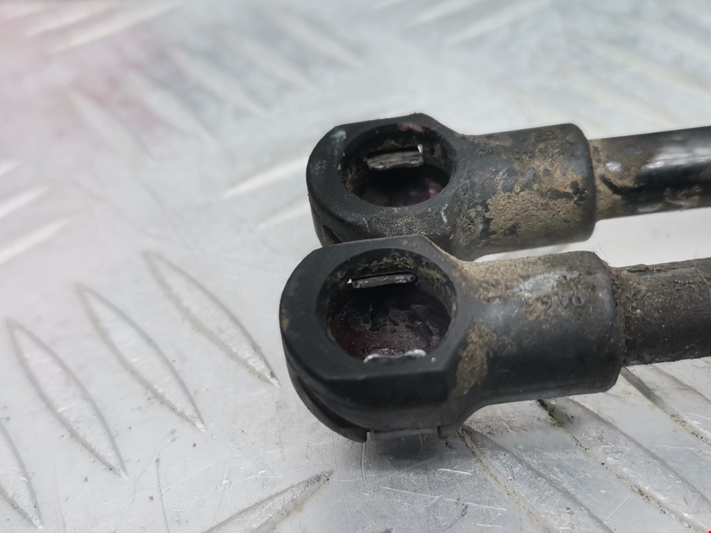 Амортизатор крышки (двери) багажника SEAT Cordoba 2002-2009