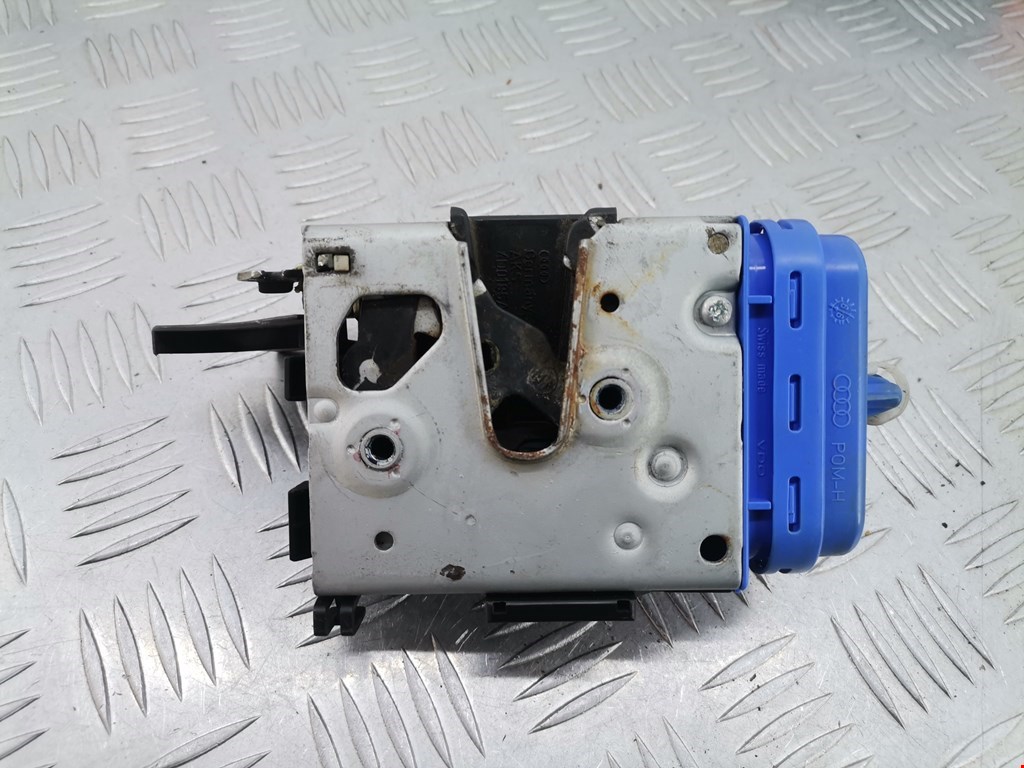 Замок двери задней правой AUDI A4 B5 1995-2001