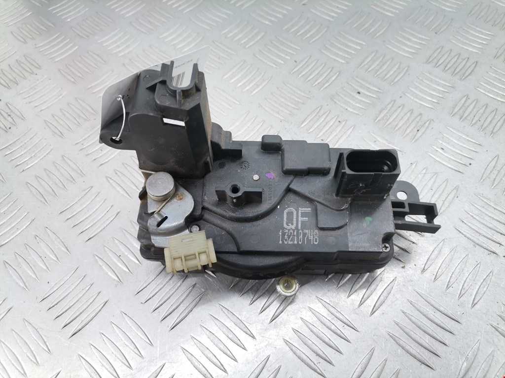 Замок двери передней левой OPEL Zafira B 2005-2012