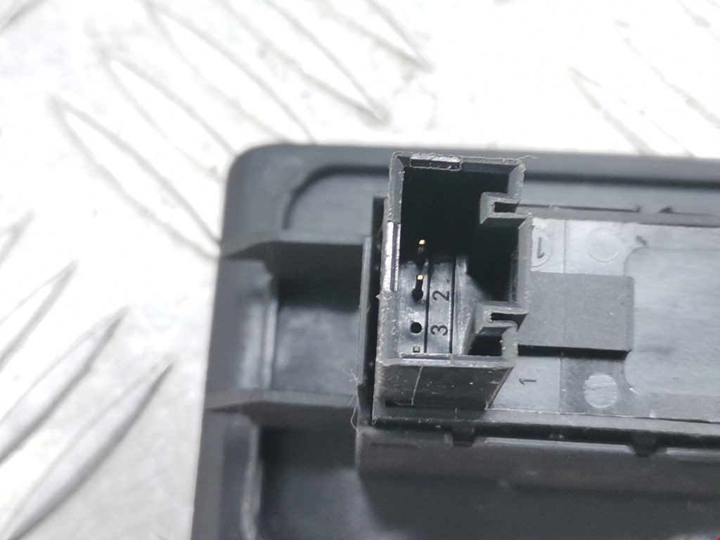 Кнопка стеклоподъемника VOLKSWAGEN Passat CC 2008-2017