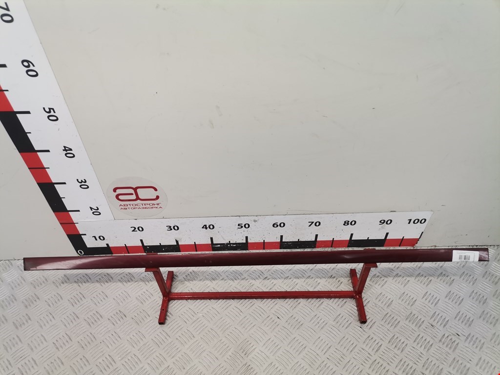 Накладка (молдинг) двери передней левой Audi A6 C5 (1997-2005)