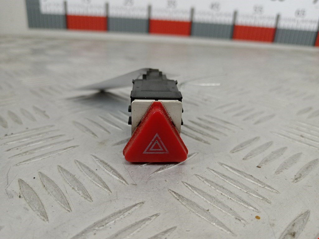 Кнопка аварийной сигнализации (аварийки) SKODA Fabia MK1 1999-2006