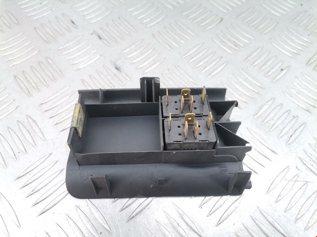 Блок управления стеклоподъемниками AUDI A4 B5 1995-2001