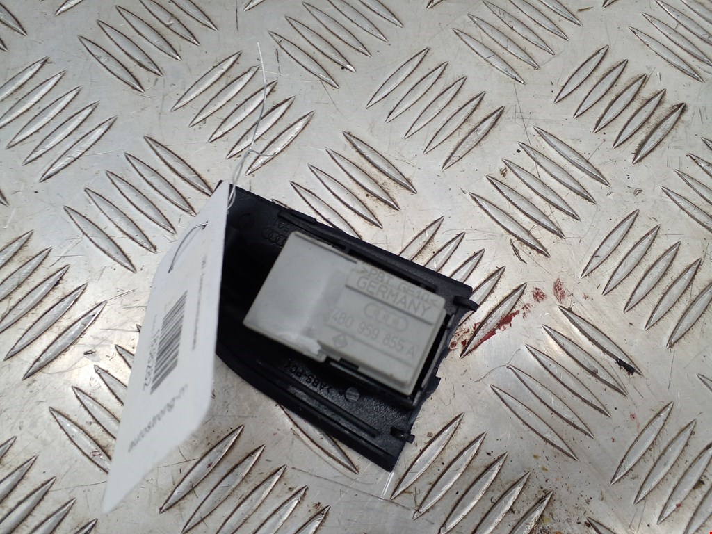 Кнопка стеклоподъемника AUDI A6 C5 1997-2004