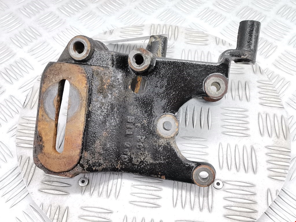 Кронштейн генератора MITSUBISHI Carisma 1995-1999