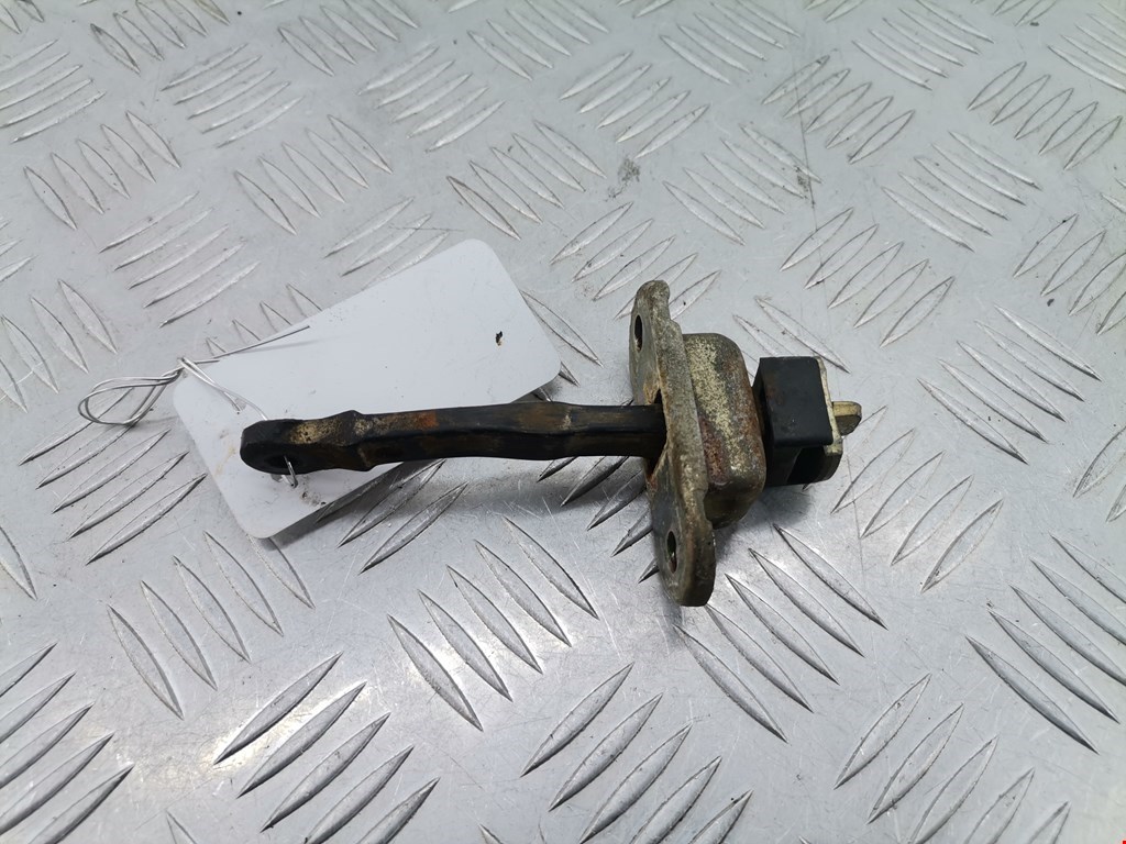 Ограничитель открывания двери MITSUBISHI L200 K6,K7 1996-2006