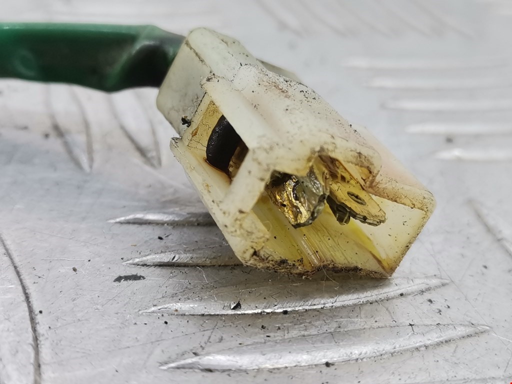 Стеклоподъемник задний левый MITSUBISHI L200 K6,K7 1996-2006