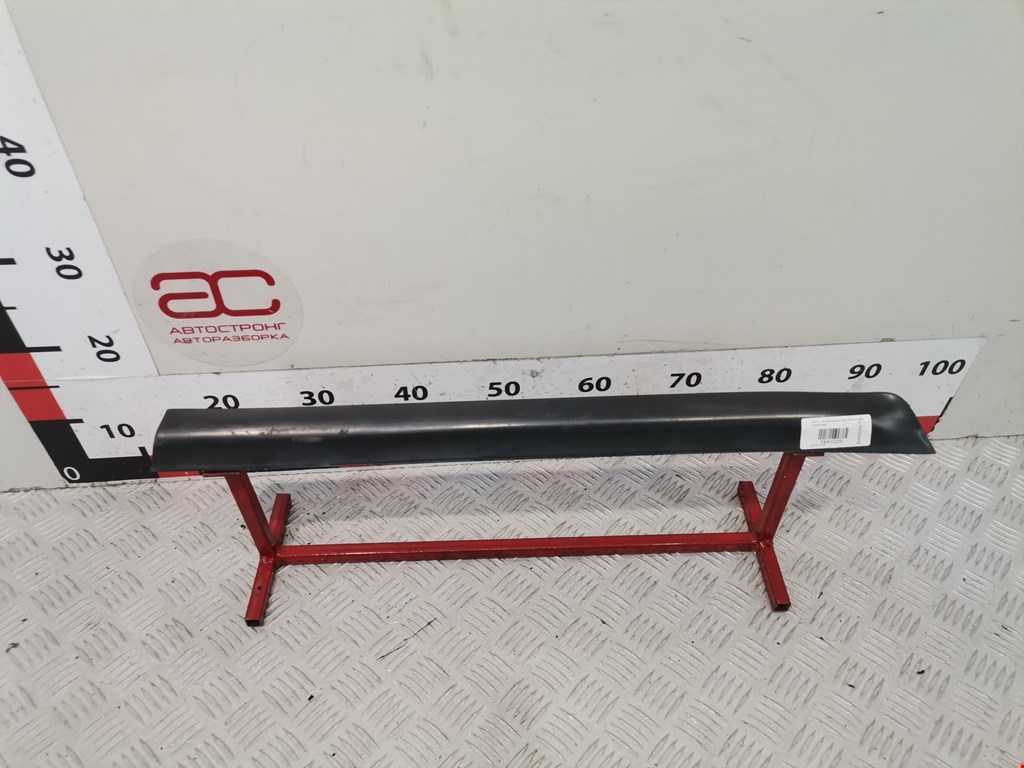 Накладка декоративная (молдинг) двери задней правой Audi A6 C5 (1997-2005)