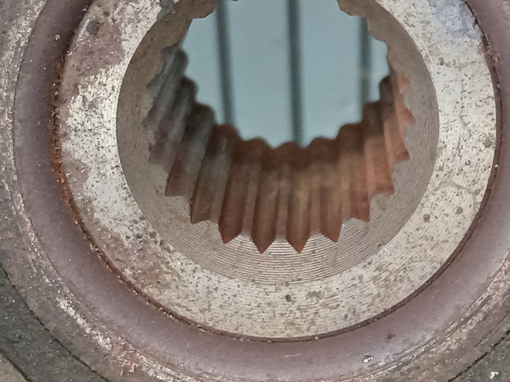 Ступица передняя левая VOLKSWAGEN Golf III 1991-1997