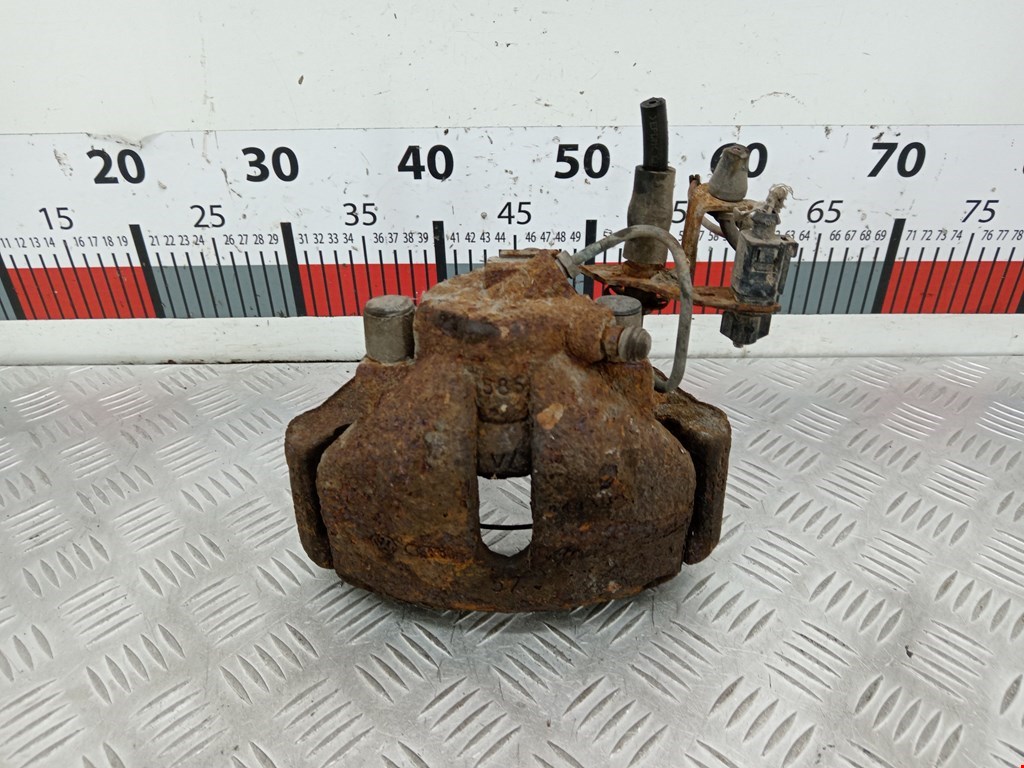 Суппорт передний правый VOLKSWAGEN Passat B5 1997-2005