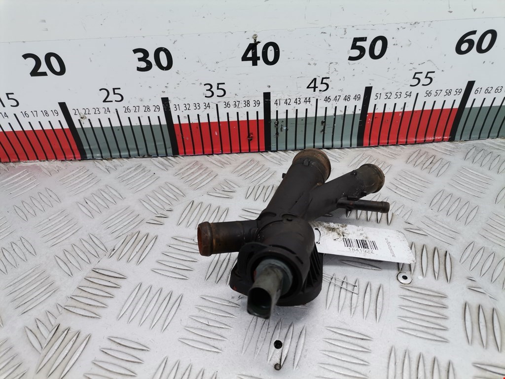 Тройник системы охлаждения SKODA Octavia A5 1Z- 2004-2013