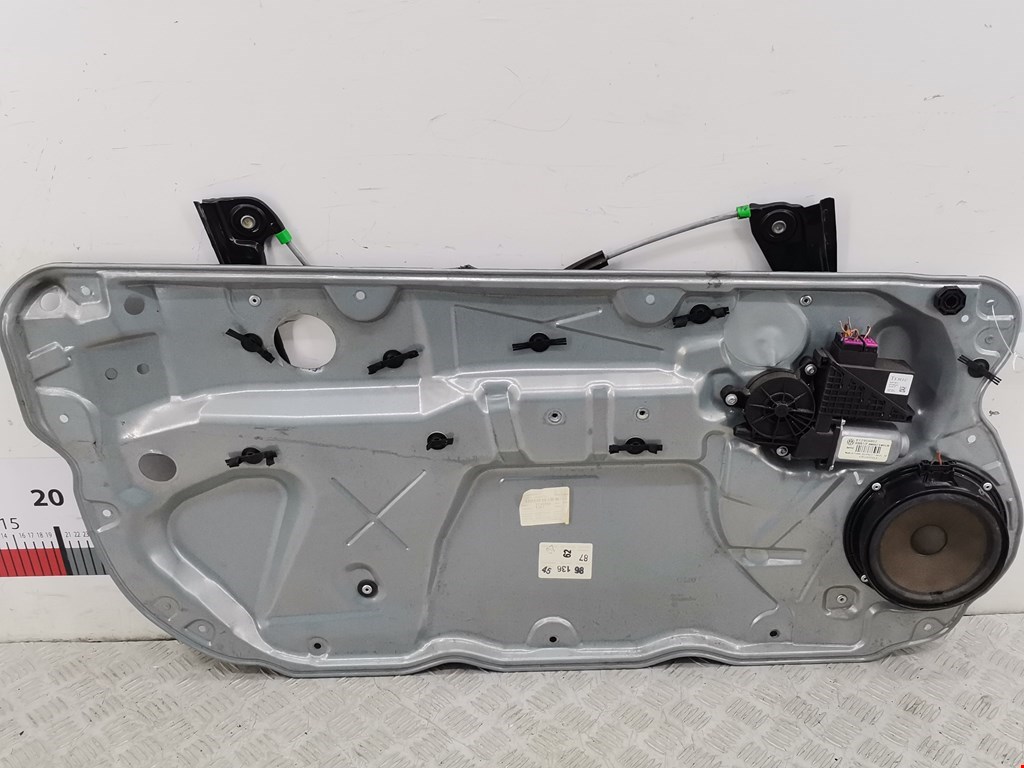 Стеклоподъемник передний левый VOLKSWAGEN Polo IV 2001-2009