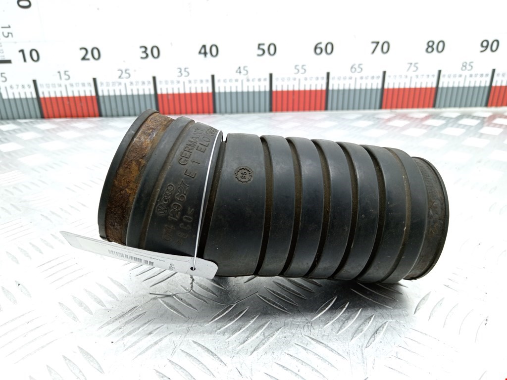 Патрубок воздушного фильтра VOLKSWAGEN Transporter T4 1990-2003