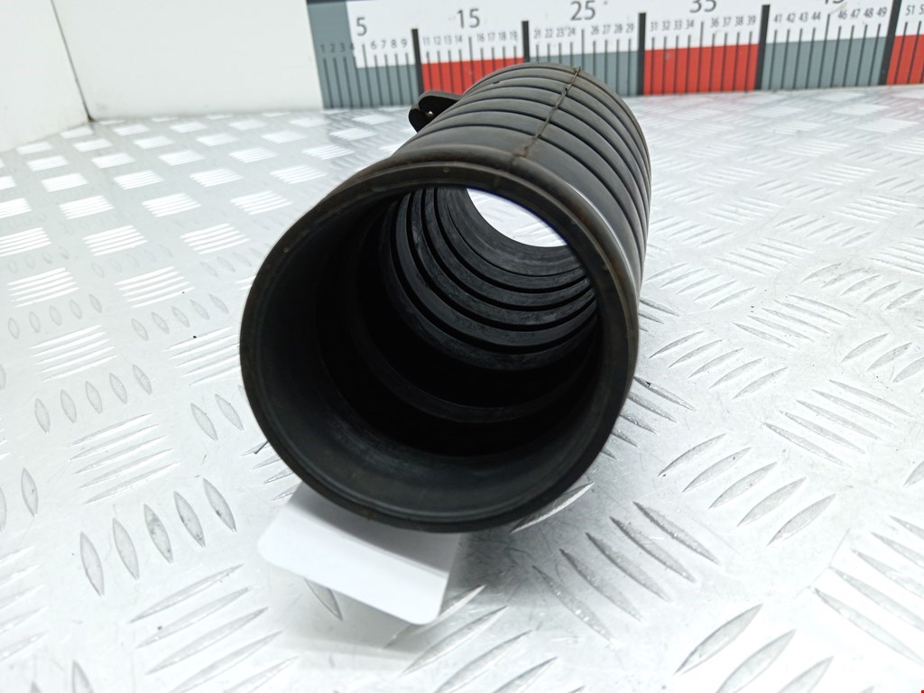 Патрубок воздушного фильтра VOLKSWAGEN Transporter T4 1990-2003