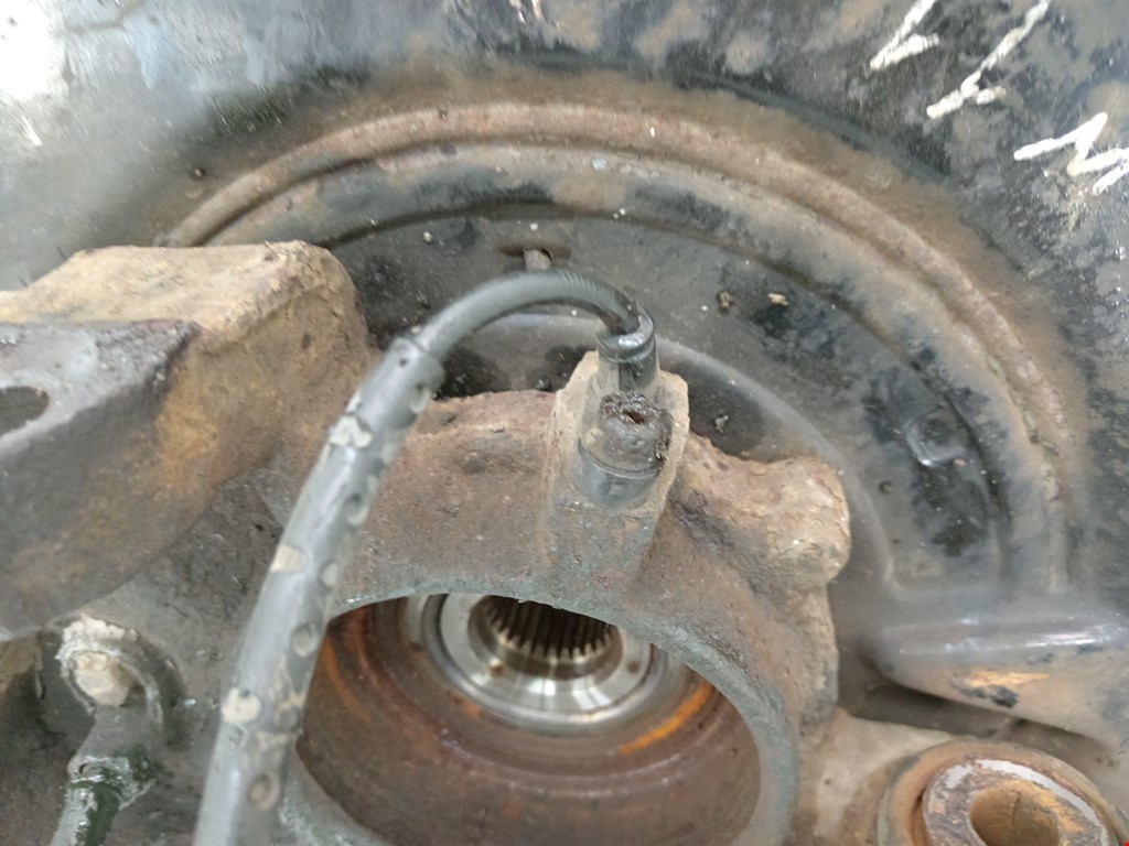 Ступица задняя левая LAND ROVER Range Rover 2002-2012