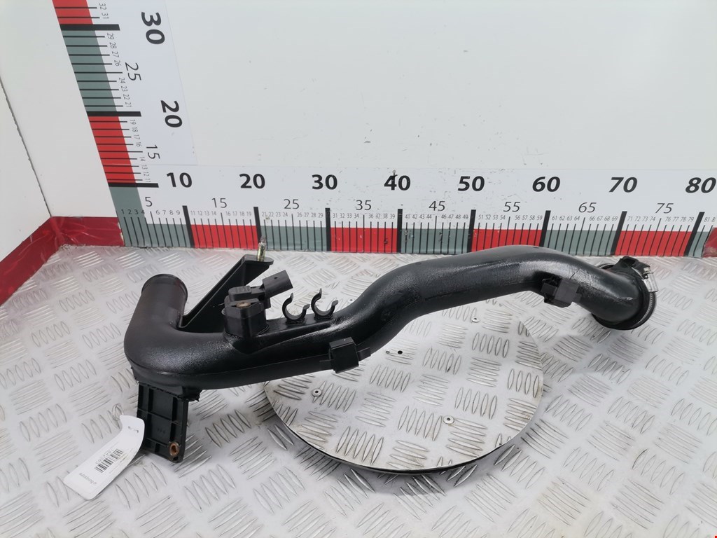 Патрубок интеркулера VOLKSWAGEN Passat B5 1997-2005