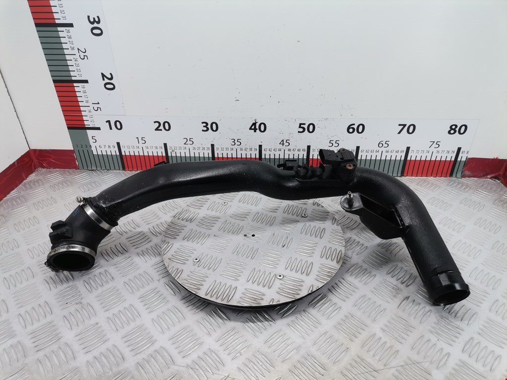 Патрубок интеркулера VOLKSWAGEN Passat B5 1997-2005