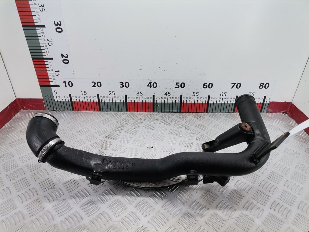 Патрубок интеркулера VOLKSWAGEN Passat B5 1997-2005