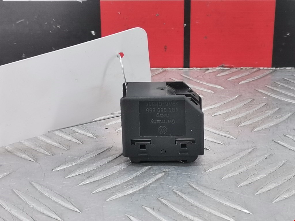 Кнопка стеклоподъемника SKODA Octavia A4 1U- 1997-2010