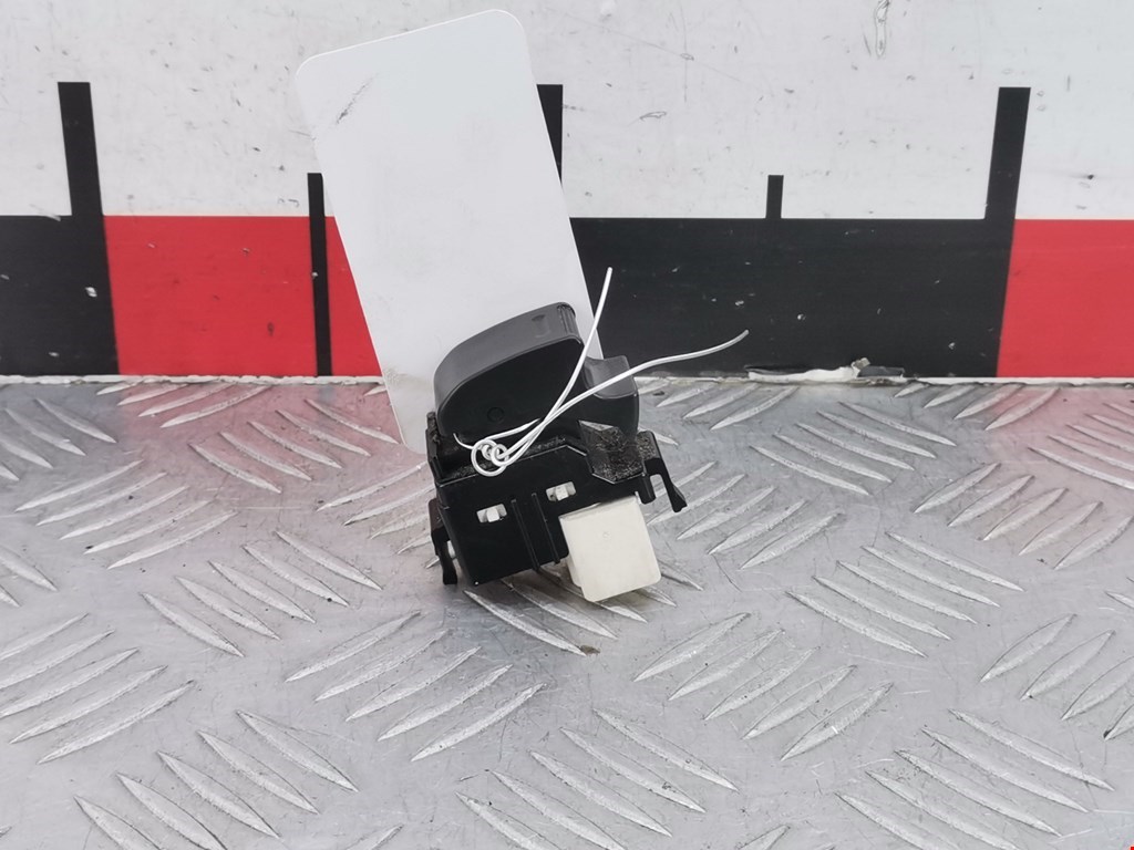 Кнопка стеклоподъемника TOYOTA Prius II XW20 2003-2012