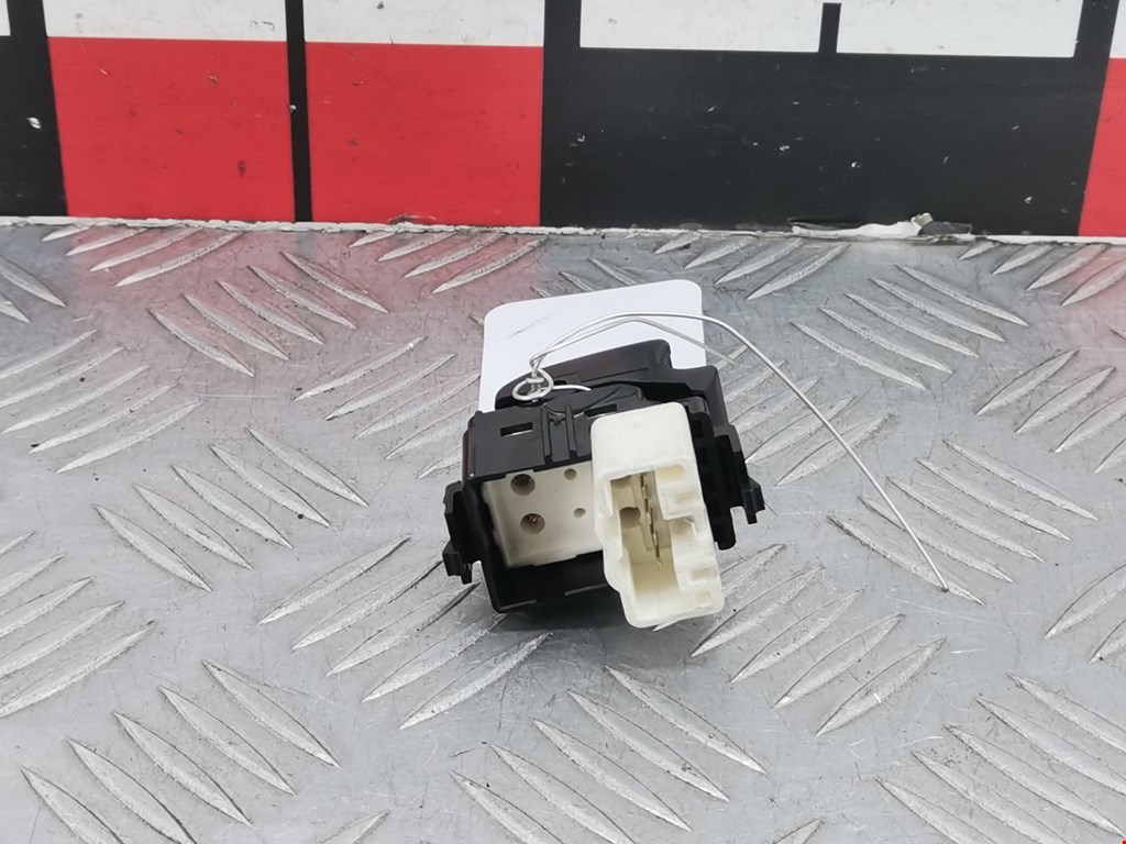 Кнопка стеклоподъемника TOYOTA Prius II XW20 2003-2012