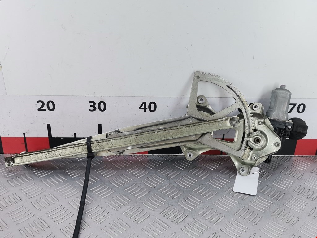 Стеклоподъемник задний правый TOYOTA Prius II XW20 2003-2012