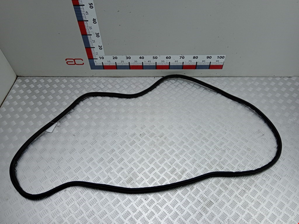 Уплотнитель (наружный) SKODA Superb 2008-2015