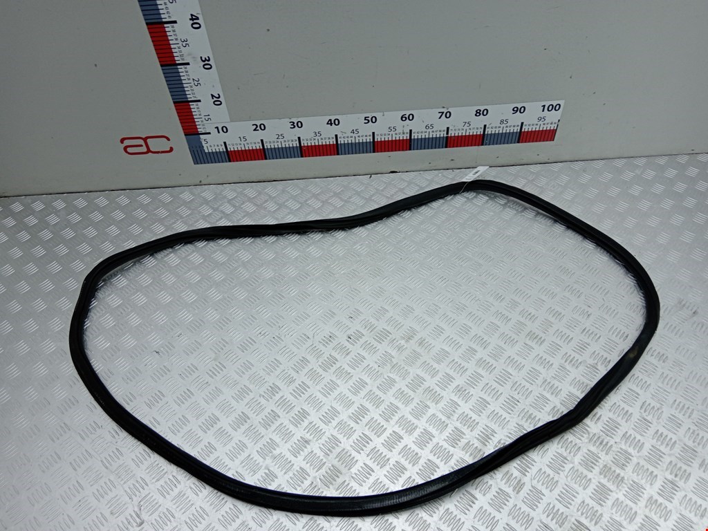 Уплотнитель двери SKODA Superb 2008-2015