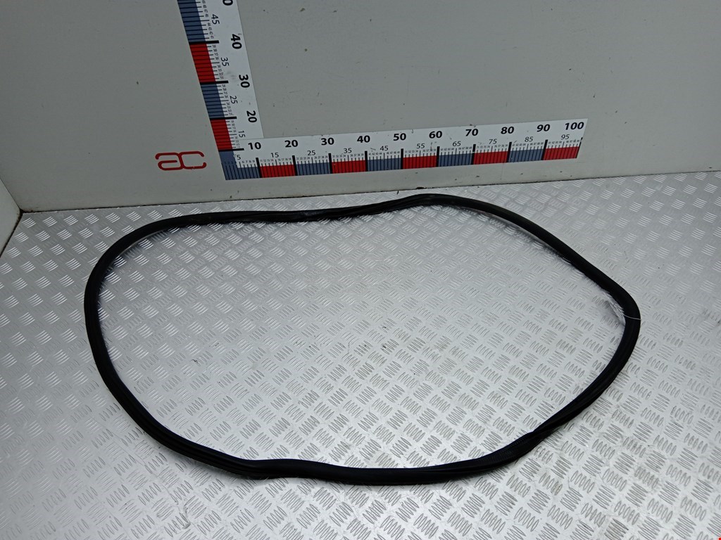 Уплотнитель двери SKODA Superb 2008-2015