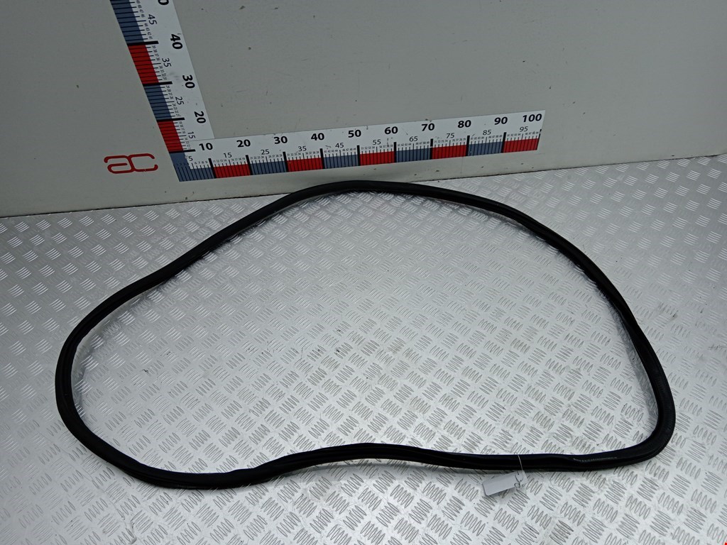 Уплотнитель двери SKODA Superb 2008-2015