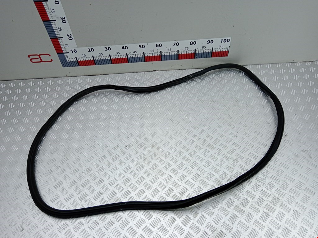 Уплотнитель двери SKODA Superb 2008-2015