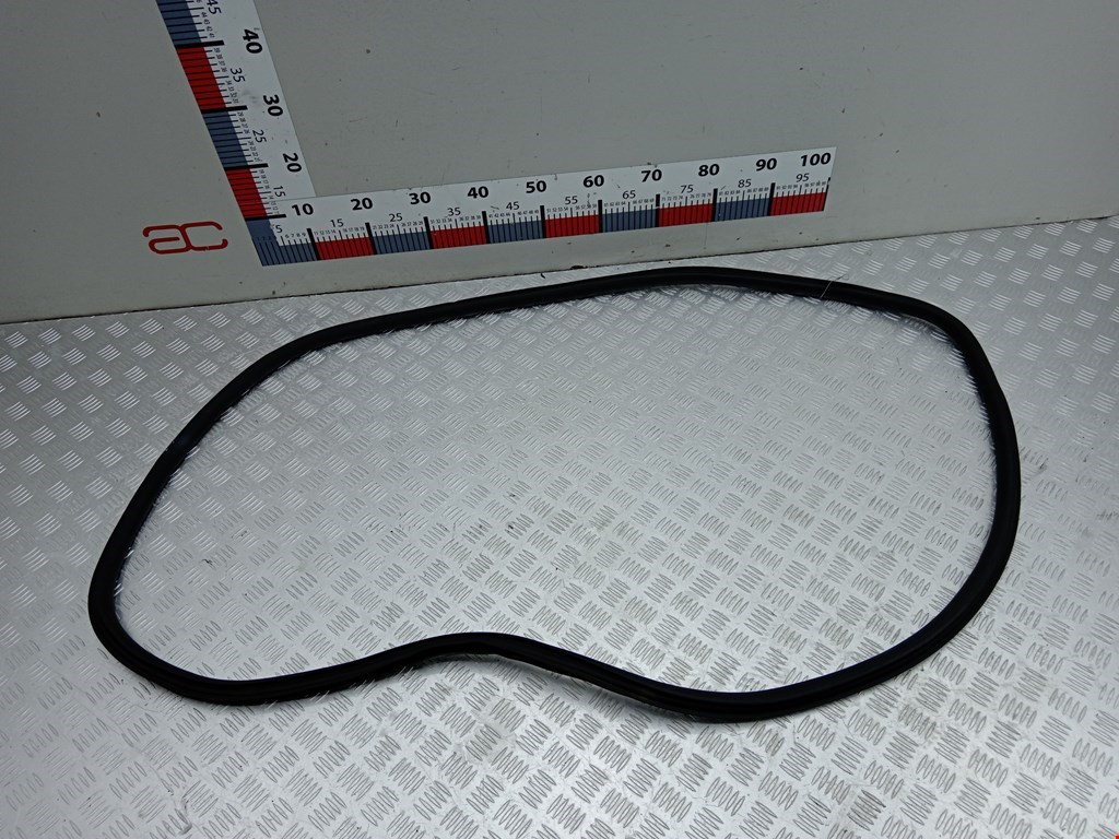 Уплотнитель двери SKODA Superb 2008-2015