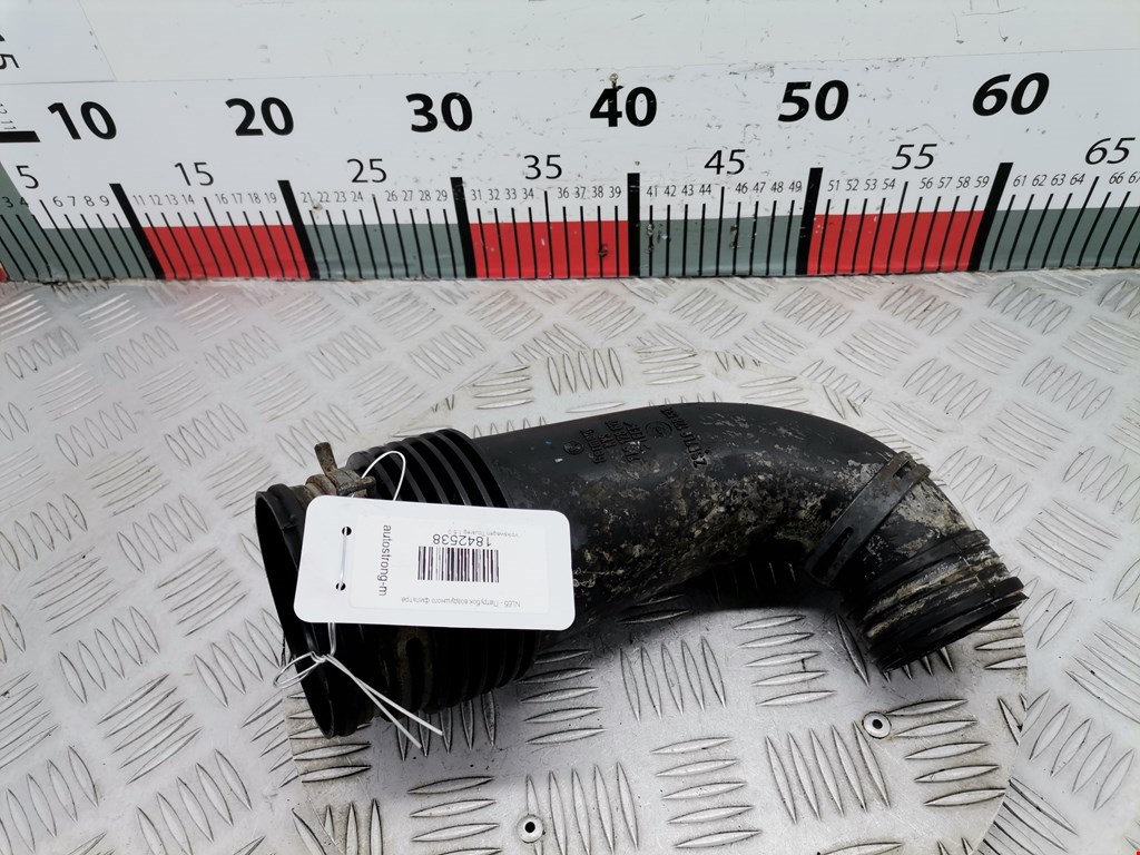 Патрубок воздушного фильтра VOLKSWAGEN Touareg 2002-2010